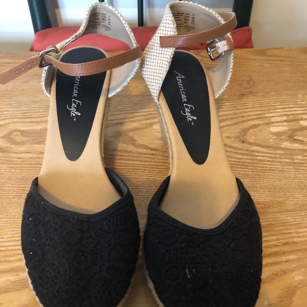 Black Wedge - Picture 2 of 5